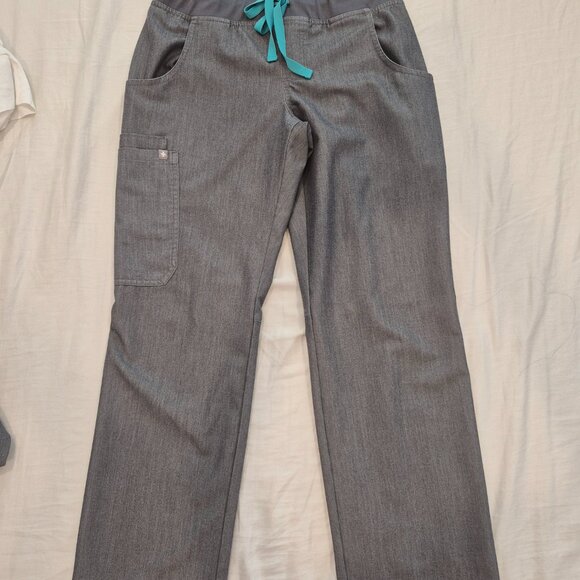 FIGS EUC Women's Graphite Color Casma XS and Kade XSP Bundle - Picture 6 of 8